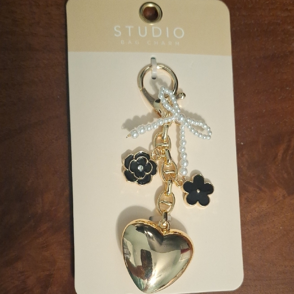 Studio Gold Heart and Flower Bag Charm